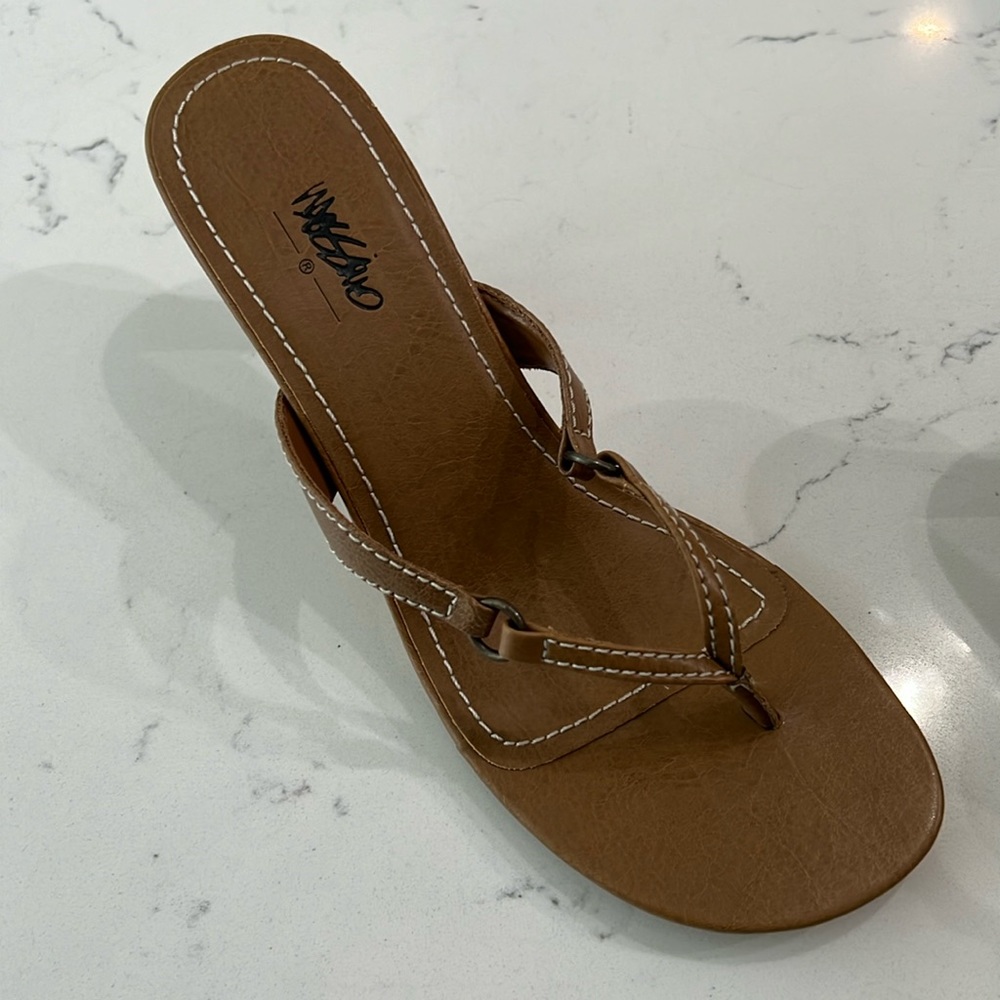 Shoes, sandal with heel